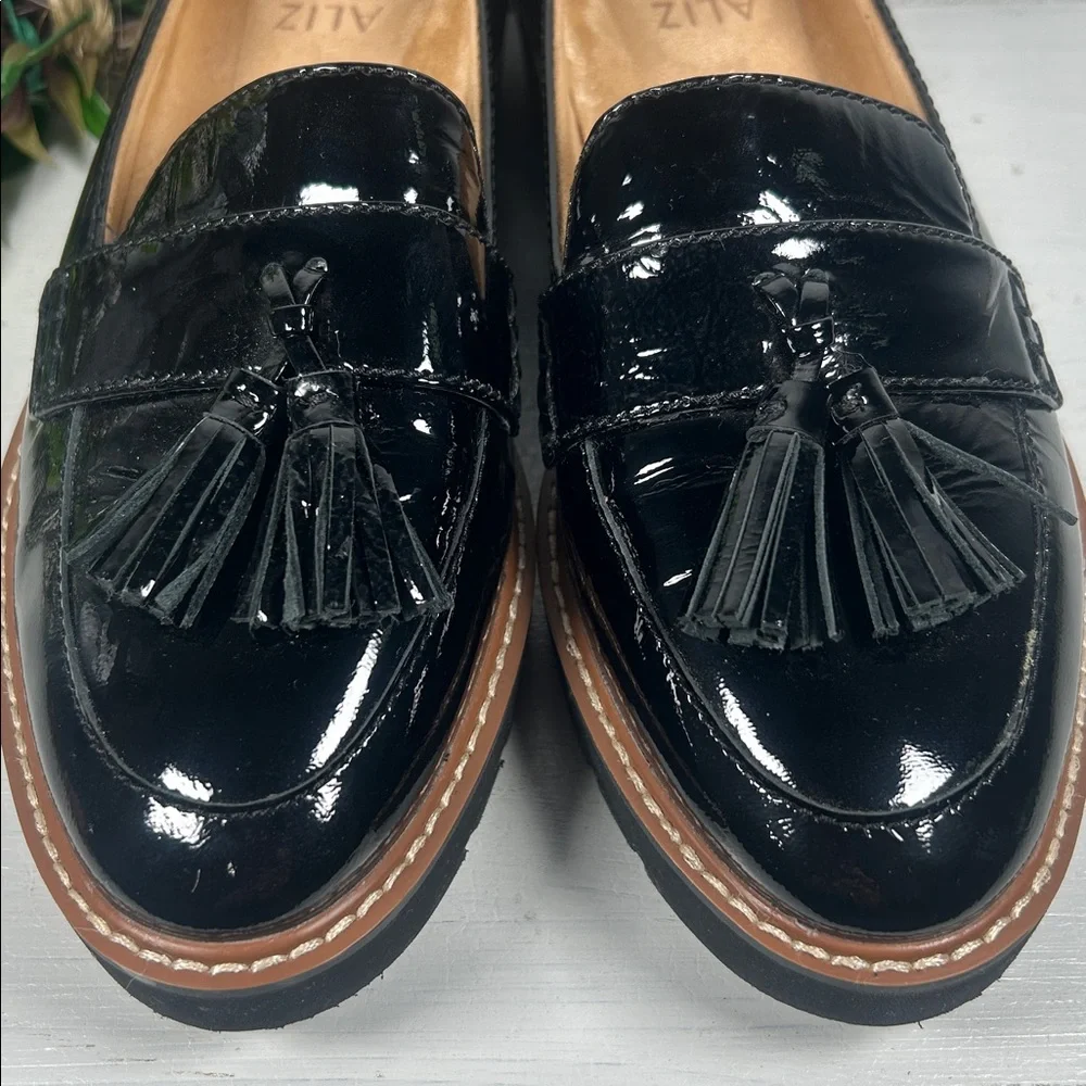 NWOT Naturalizer Ellie Blk Patent Leather Loafers with Tassels Size 7 NWOT Shoe - Picture 11 of 12